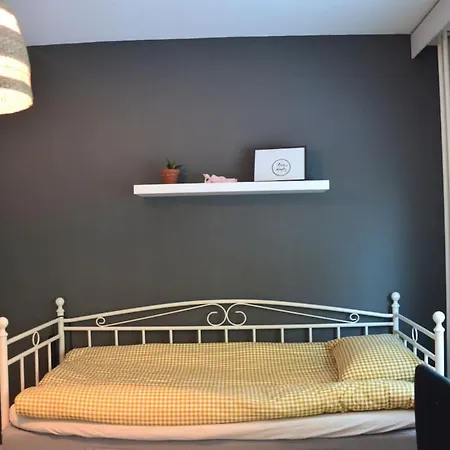 65m2 Furnished 2-room And Free Parking *
